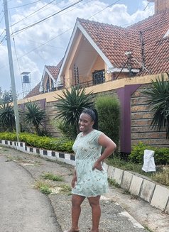 Deborah - Intérprete de adultos in Nairobi Photo 1 of 3