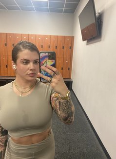 Debra - escort in Edmonton Photo 1 of 2