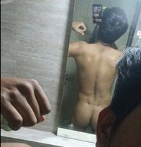 Decent Man - Intérprete masculino de adultos in Jaipur Photo 3 of 4