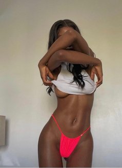 Becky - escort in Bali Photo 5 of 5