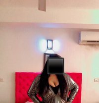 Dedu Basnayaka - escort in Colombo