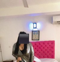 Dedu Basnayaka - escort in Colombo