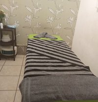 Dee - masseuse in Durban