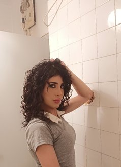 Dee Dee - Transsexual escort in Beirut Photo 3 of 10