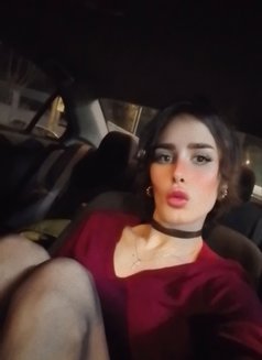 Dee Dee - Transsexual escort in Beirut Photo 7 of 10
