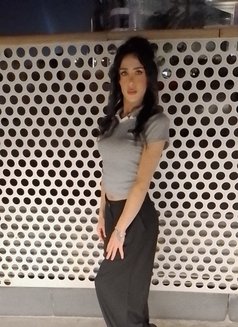 Dee Dee - Transsexual escort in Beirut Photo 8 of 10