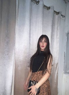 Dee Dee - Transsexual escort in Beirut Photo 9 of 12