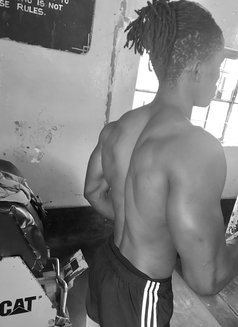 Dee Hunks - Male escort in Nairobi Photo 2 of 3