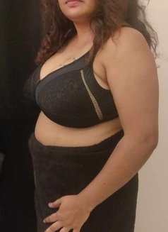 Dee - escort in Hyderabad Photo 4 of 4