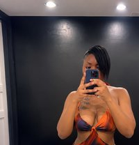 Dee - escort in Nairobi