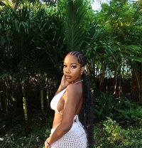 Dee - escort in Phuket