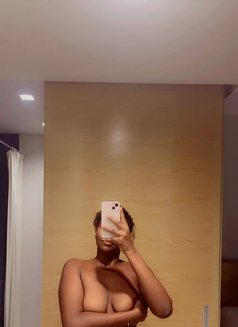 Dee - escort in Phuket Photo 1 of 8
