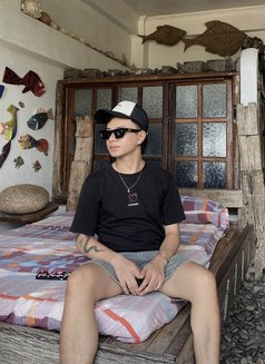 Deejay - Acompañantes masculino in Manila Photo 7 of 7