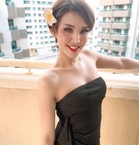 Deem both cum alos - Transsexual escort in Dubai