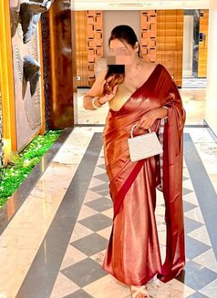 Bhabhi cam - escort in Bangalore Photo 1 of 2