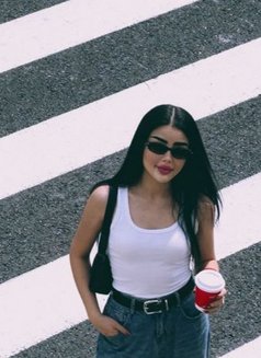 Deena - puta in Dubai Photo 4 of 13