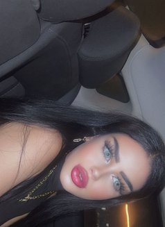 Deena - puta in Dubai Photo 5 of 13