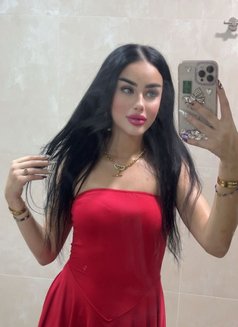 Deena - puta in Dubai Photo 6 of 13