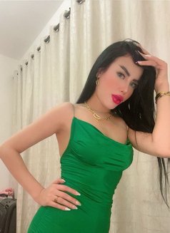 Deena - puta in Dubai Photo 10 of 13