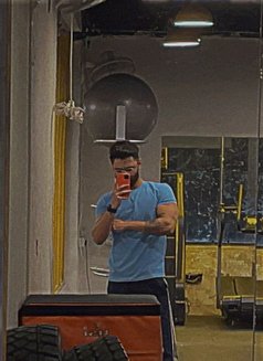 Deep - Male companion in Chandigarh Photo 4 of 5