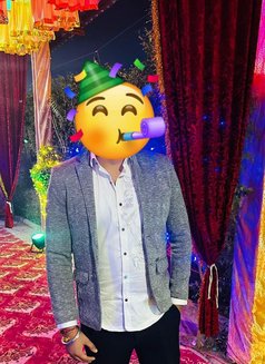Deep - Male escort in Gurgaon Photo 2 of 3