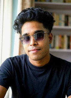 Deep - Male escort in Kolkata Photo 2 of 4