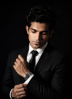 Deep - Acompañantes masculino in Nashik Photo 3 of 4