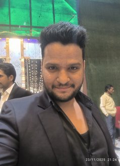 Deep - Acompañantes masculino in Noida Photo 2 of 2