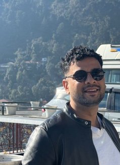 Deep - Male escort in Dubai Photo 1 of 4