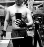 Deep Strokes Hard Strokes - Acompañantes masculino in New Delhi Photo 1 of 1