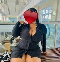 Deep throat, cim Queen shonez - escort in Hyderabad