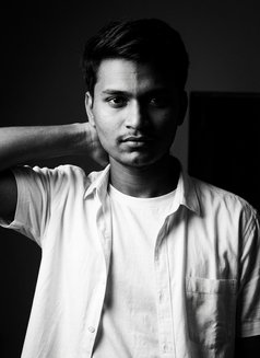 Deep Vergin Boy - Acompañantes masculino in New Delhi Photo 1 of 2
