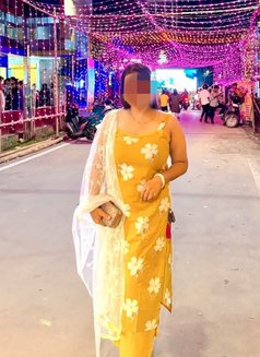 Independent cam provider - escort in Chandigarh Photo 2 of 2