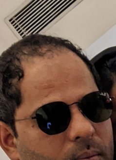 Shruti - puta in New Delhi Photo 1 of 2