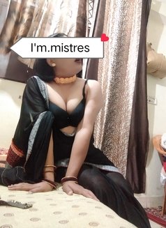 Deepa Mistres - Transsexual escort in New Delhi Photo 11 of 16