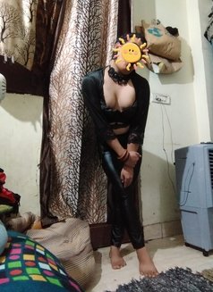 Deepa Mistres - Transsexual escort in Noida Photo 17 of 25