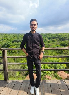 Deepak - Acompañantes masculino in New Delhi Photo 9 of 9