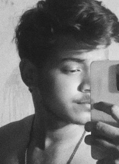 Deepak - Male escort in New Delhi Photo 2 of 3