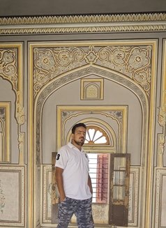Krishna Singh - Acompañantes masculino in Jaipur Photo 1 of 3