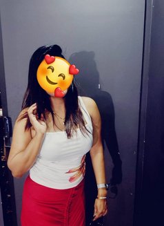 Deepali - puta in Bangalore Photo 6 of 6