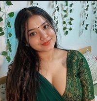 Deepali - puta in New Delhi