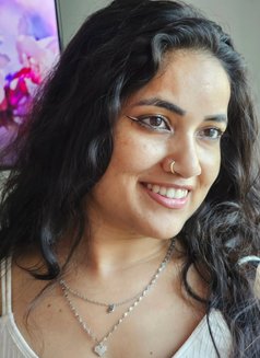 Deepali - puta in Pune Photo 1 of 3