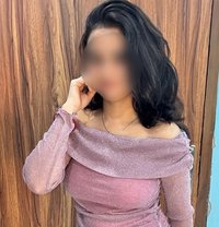 Deepika (Cam Show or real available) - puta in Ahmedabad