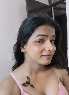 Deepika Deepu - Transsexual escort in Hyderabad Photo 3 of 5