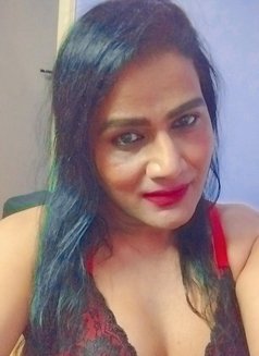 Deepika - Transsexual escort in Bangalore Photo 2 of 5
