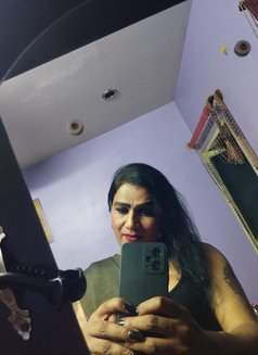 Deepika - Transsexual escort in Bangalore Photo 4 of 5