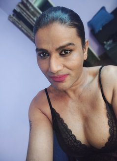 Deepika - Transsexual escort in Bangalore Photo 3 of 4