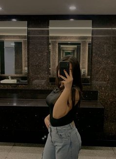 Deepika in pune - escort in Pune Photo 3 of 10