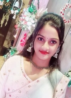 Deepika - puta in Kolkata Photo 1 of 2