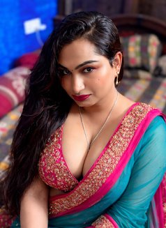 Deepika - Transsexual escort in Hyderabad Photo 2 of 3